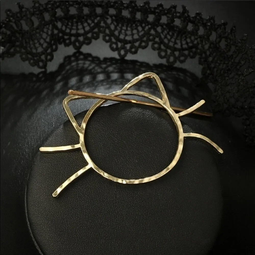 Kitten Hair Pin Zinc Alloy Goldtone Cute Versatile